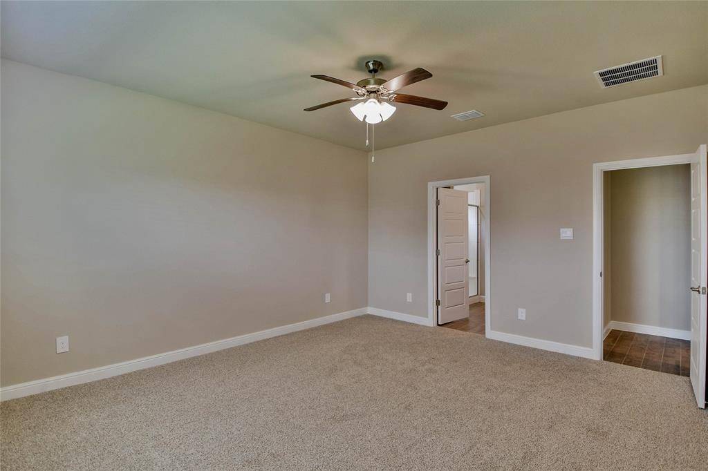 676 Capstone Circle, Granbury, TX 76048