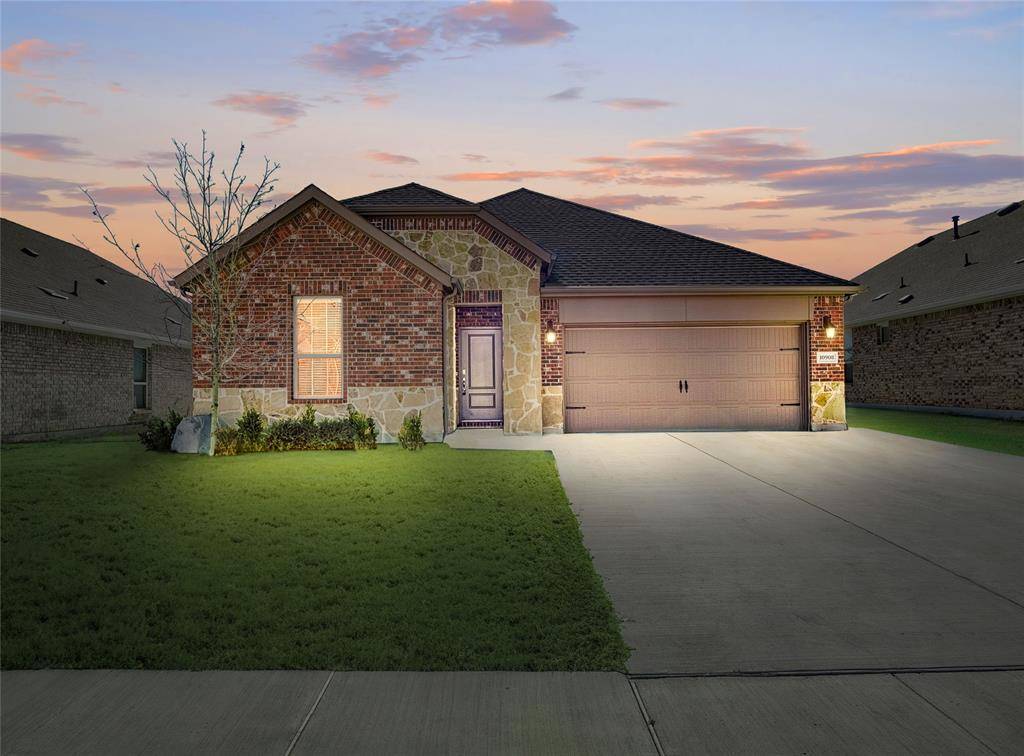 10908 Summer Rain Boulevard, Aubrey, TX 76227