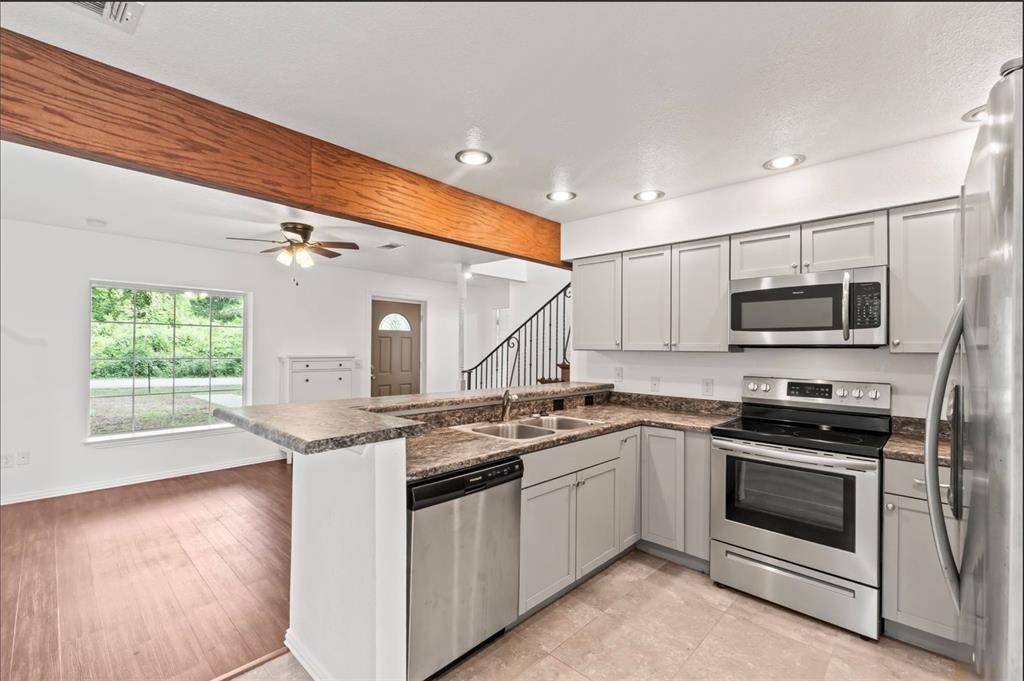 921 Bradleys Bend, Tool, TX 75143