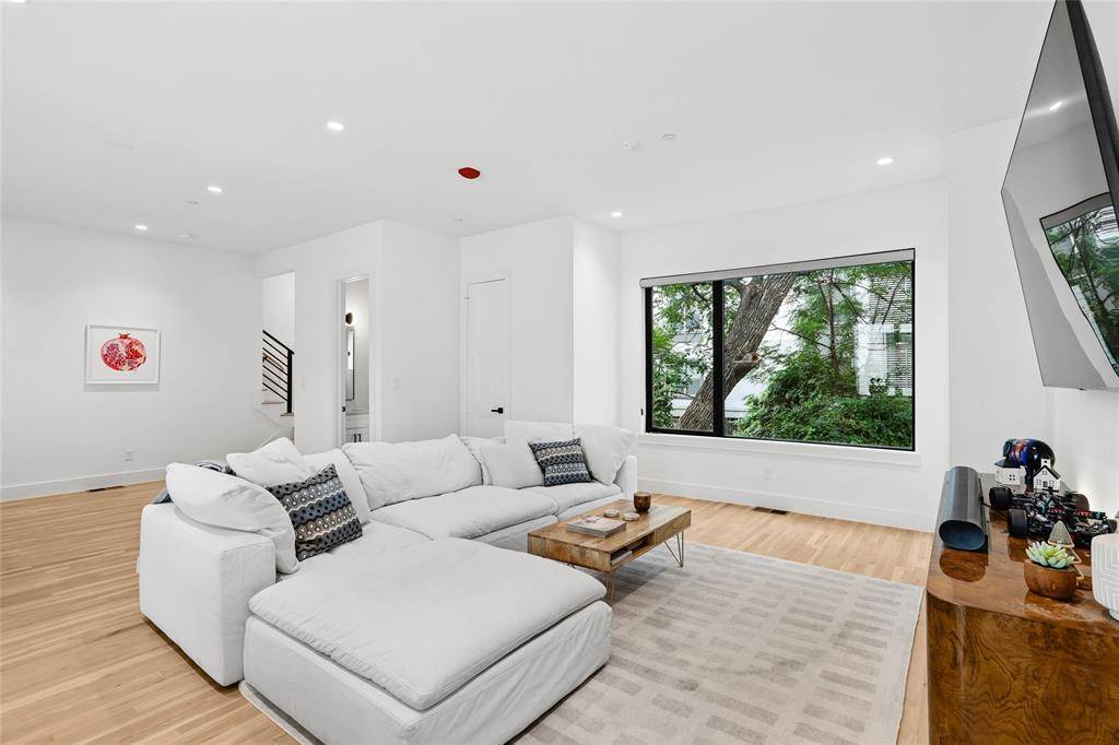 2633 Reagan #105, Dallas, TX 75219