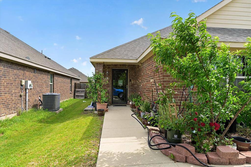 1420 Arabella Avenue, Forney, TX 75126