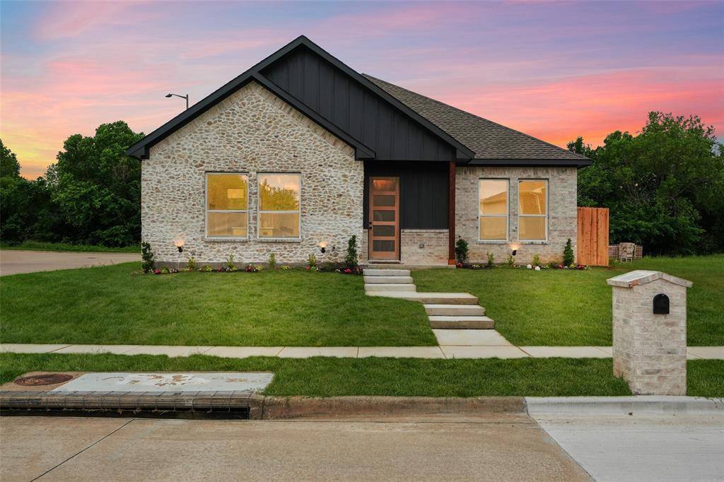 2300 Cherry Sage Drive, Arlington, TX 76001