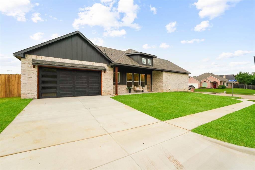 2300 Cherry Sage Drive, Arlington, TX 76001