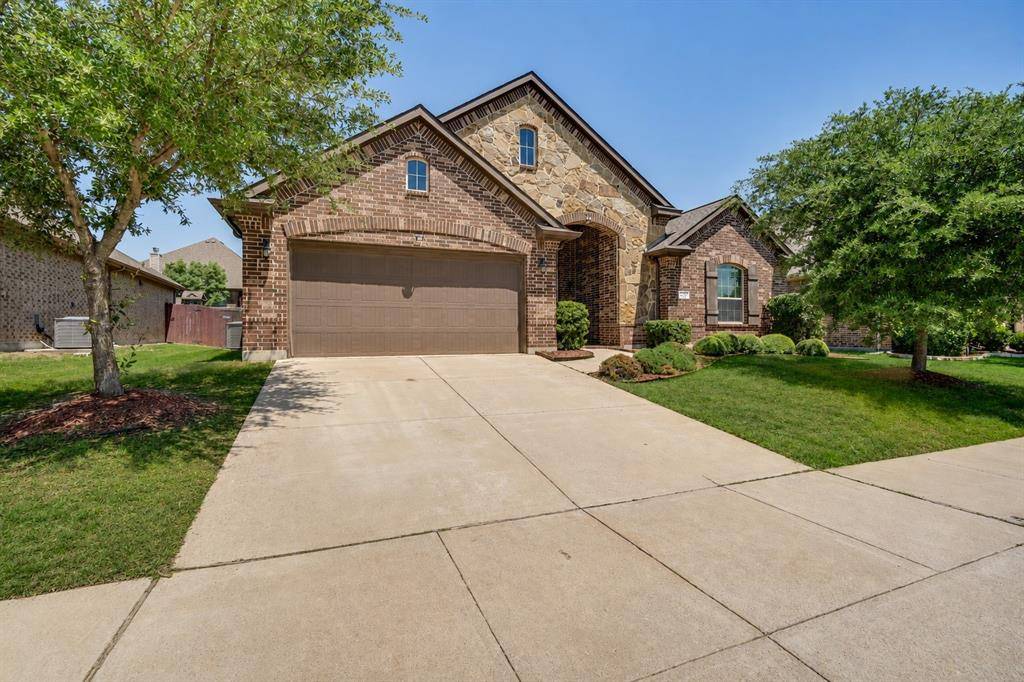 417 Ashlawn Drive, Midlothian, TX 76065