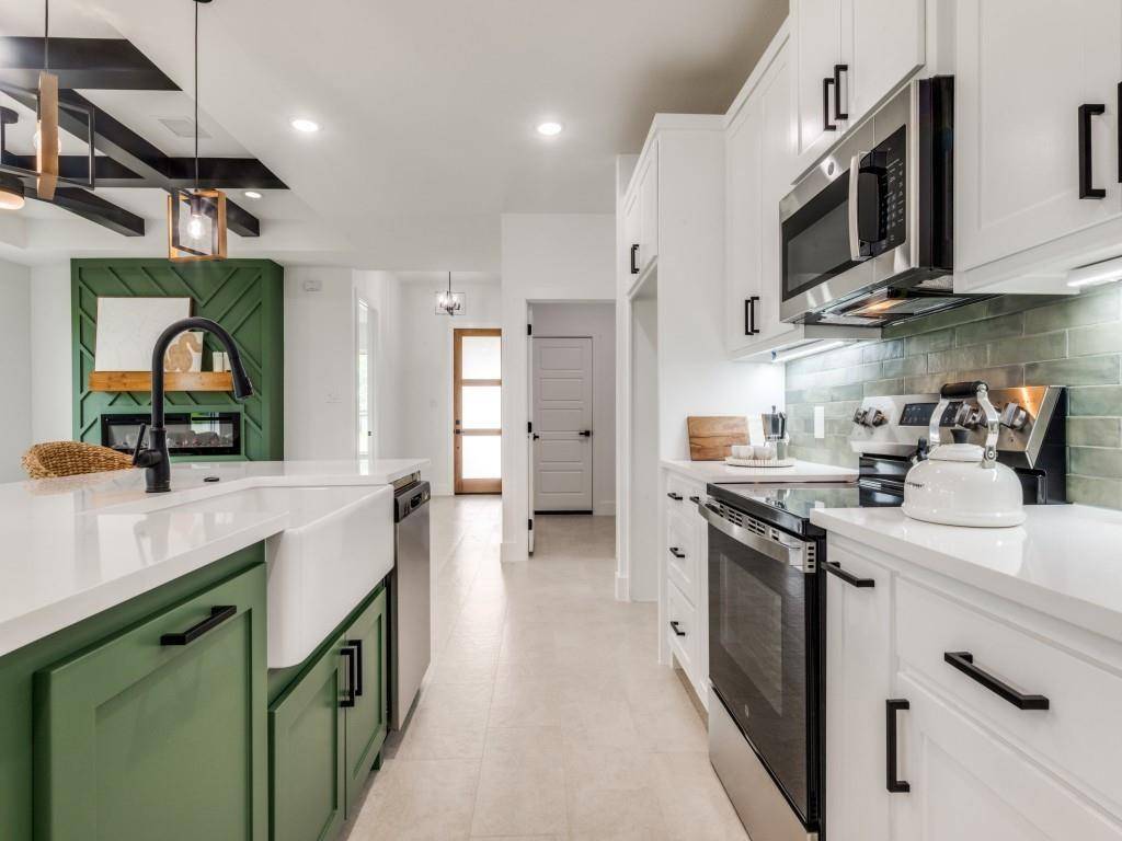 1007 Agua Escondida Court, Springtown, TX 76082