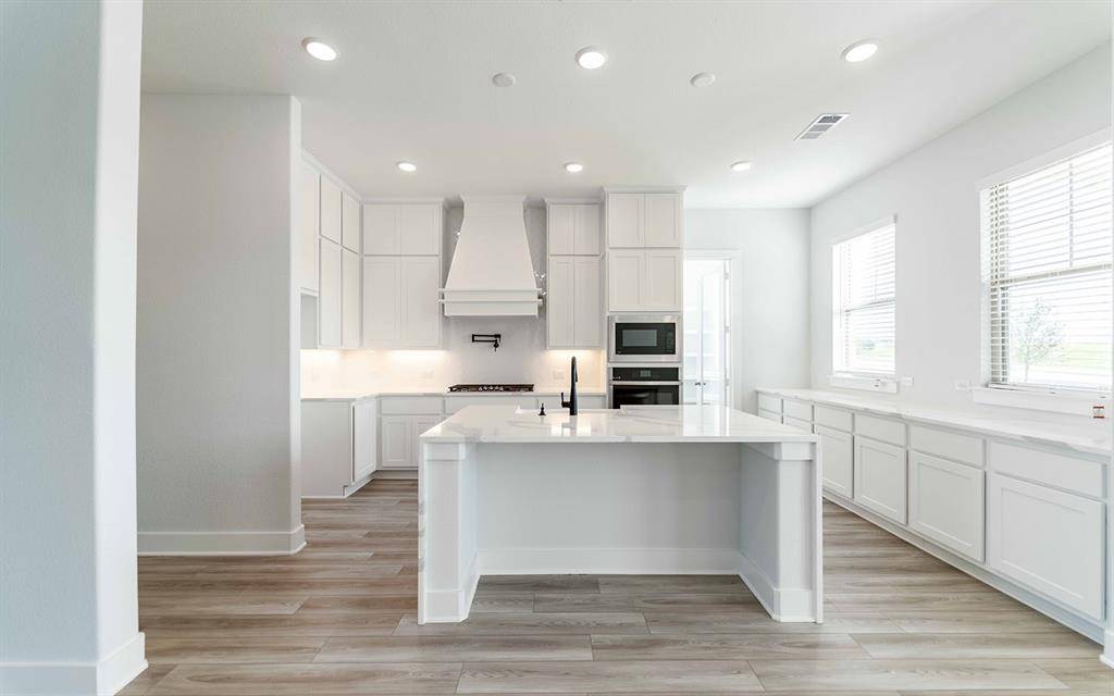 2012 Casting Ridge, Mesquite, TX 75181