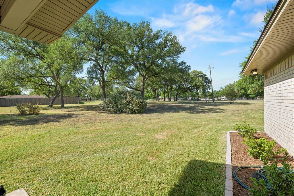 501 Brint Lane, Robinson, TX 76706