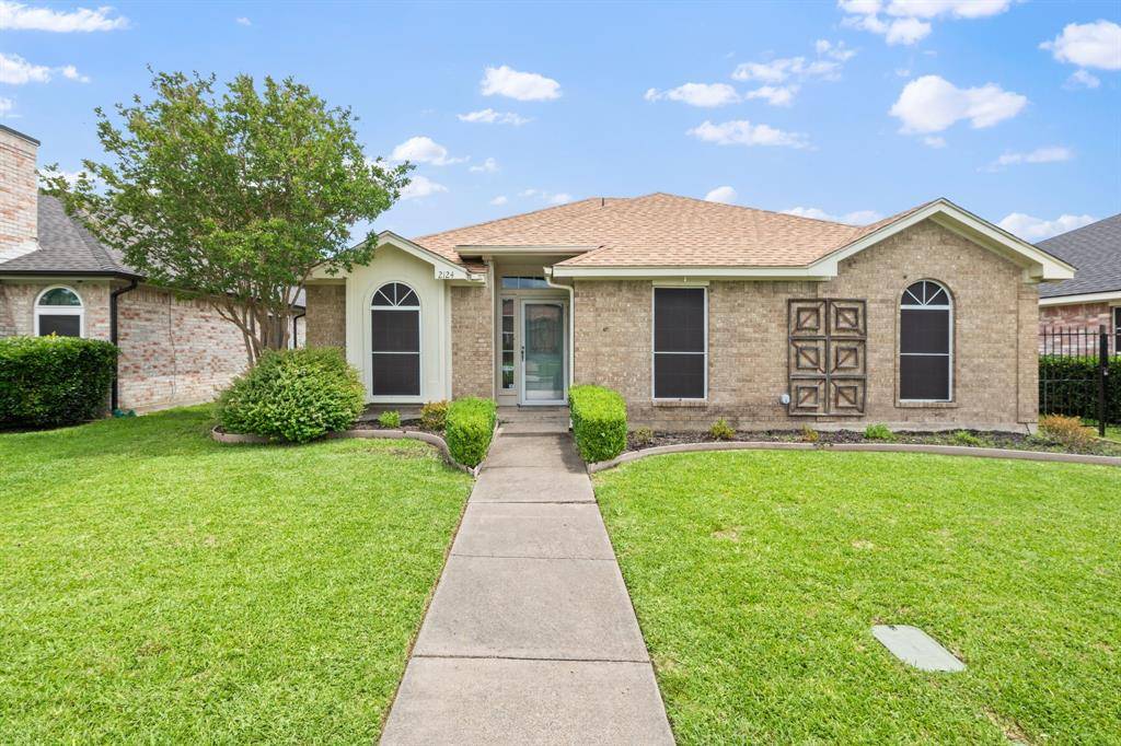 2124 Emerald Oaks, Mesquite, TX 75181
