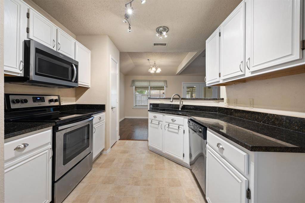 2124 Emerald Oaks, Mesquite, TX 75181