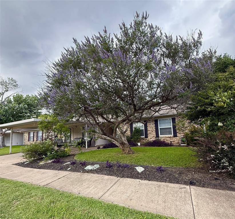 6425 Old Mill Circle, Watauga, TX 76148