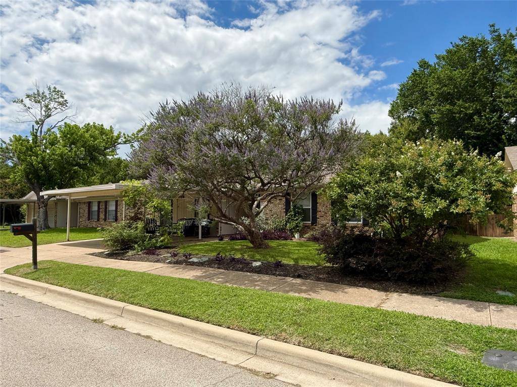 6425 Old Mill Circle, Watauga, TX 76148