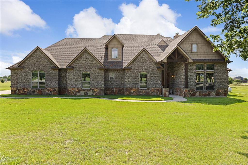 104 Rattling Antler Court, Azle, TX 76020