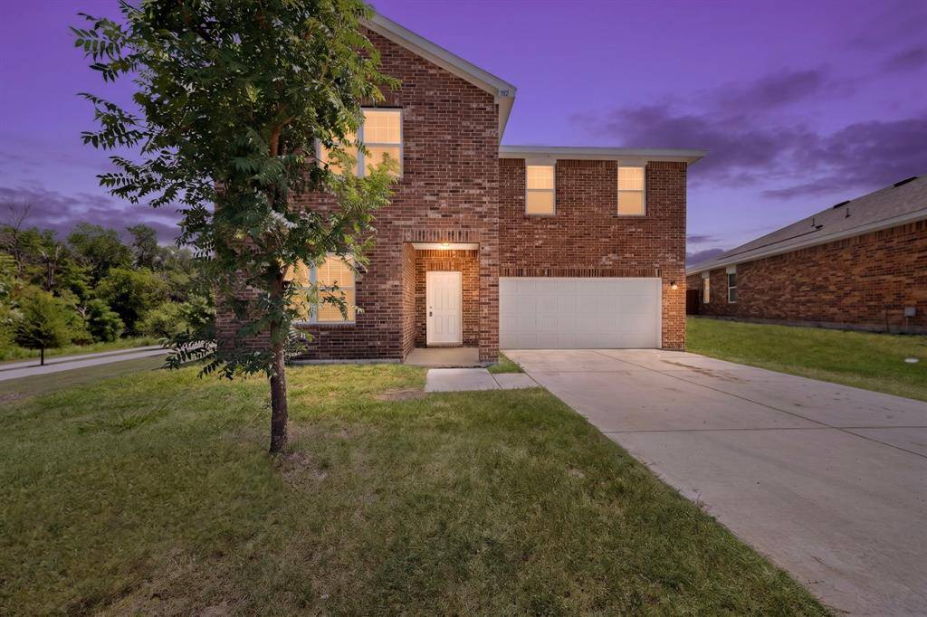 702 Camden Drive, Lavon, TX 75166