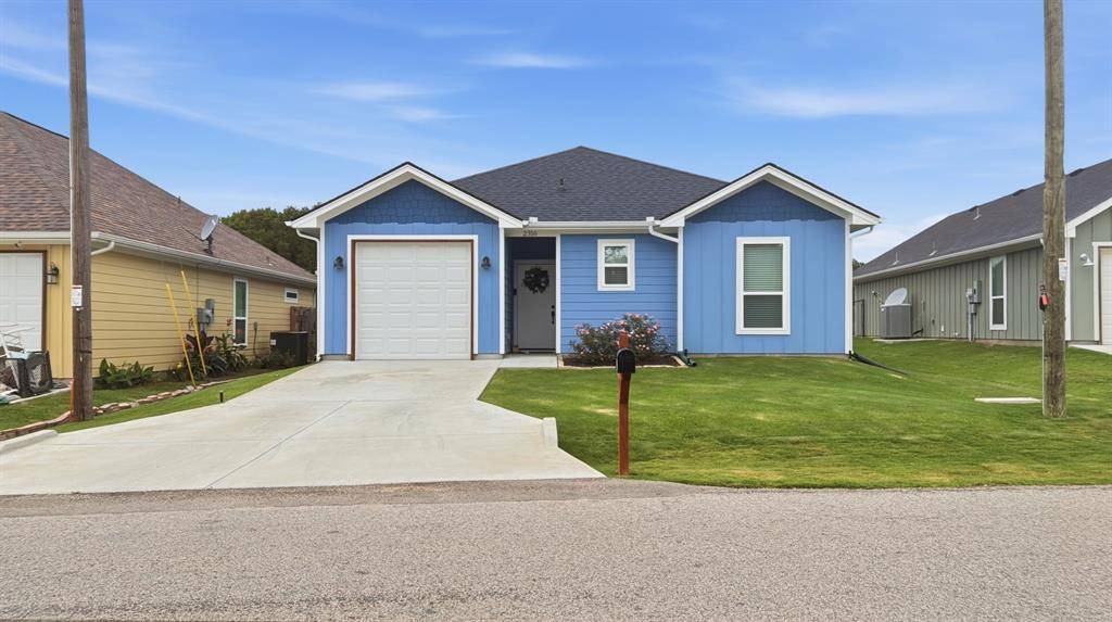 2316 Creekview Drive, Granbury, TX 76048