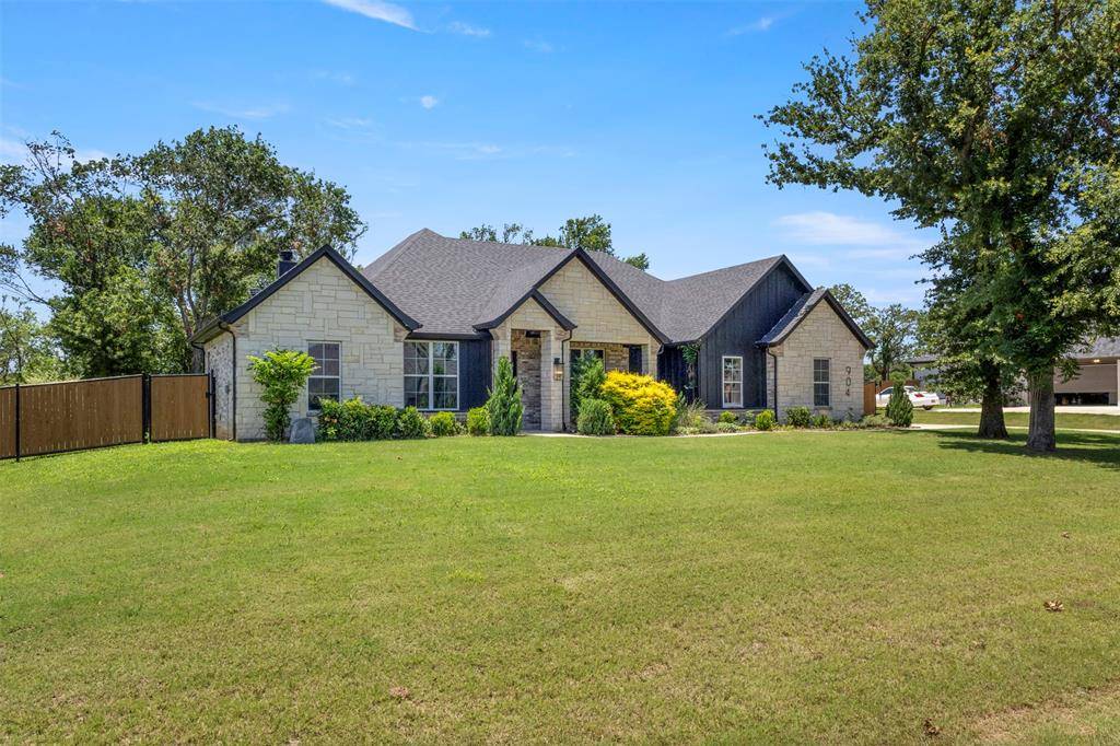 904 Taylor Branch, Springtown, TX 76082