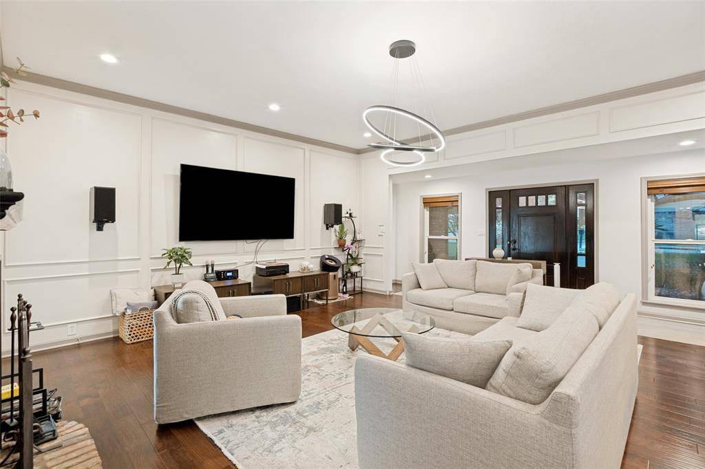 7738 Lemmonwood Drive, Dallas, TX 75231
