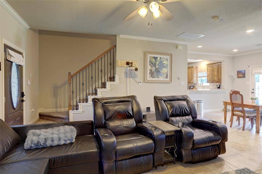 751 N Sherman Avenue, Van Alstyne, TX 75495