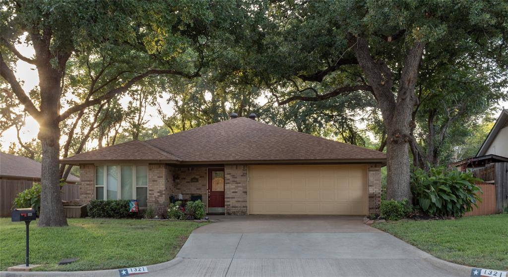 1321 Brookfield Lane, Mansfield, TX 76063