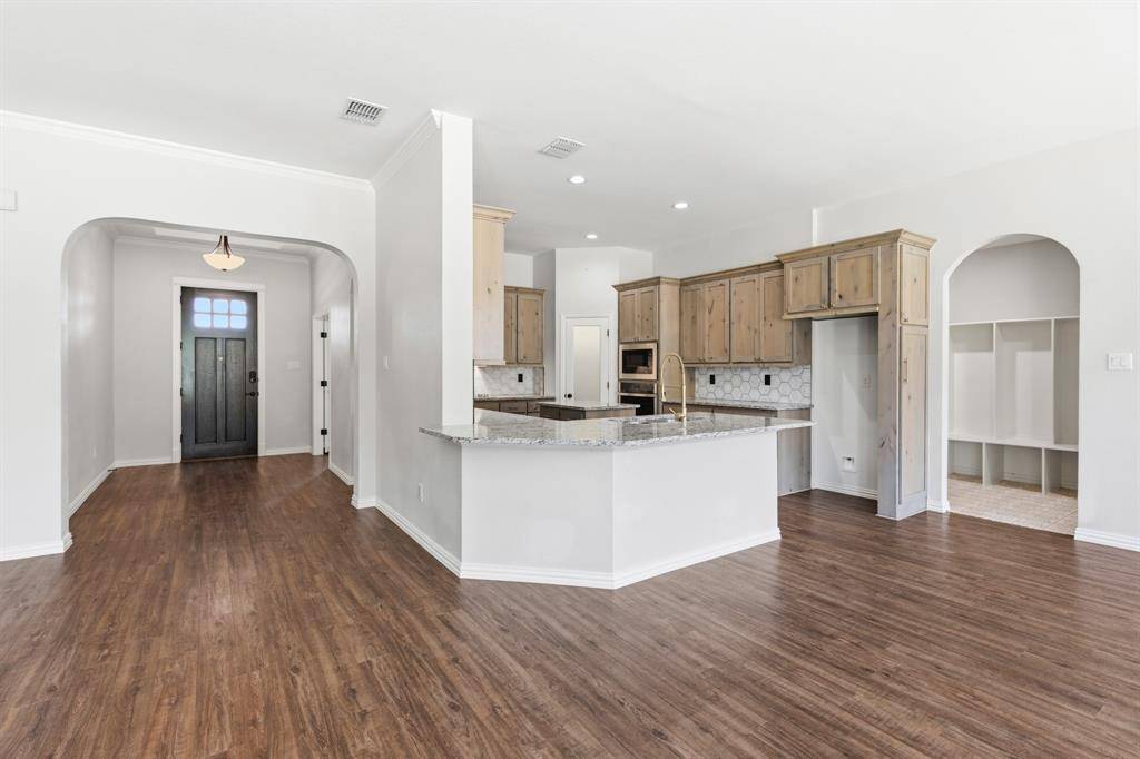 410 Silo Court, Waxahachie, TX 75167