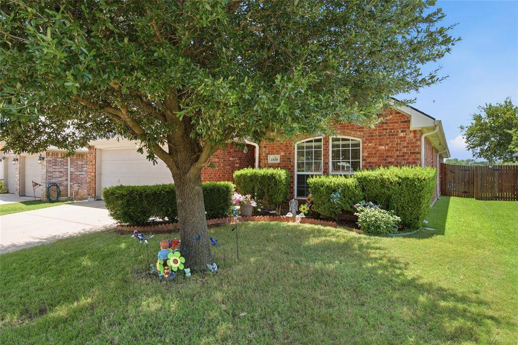 1516 Baslow Lane, Burleson, TX 76028