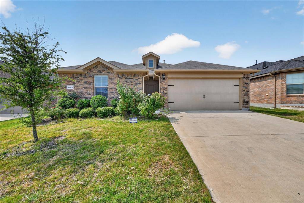 9745 Mint Hill Drive, Fort Worth, TX 76108