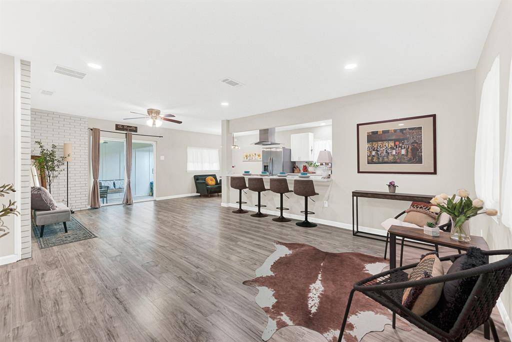 745 Pinehurst Drive, Richardson, TX 75080