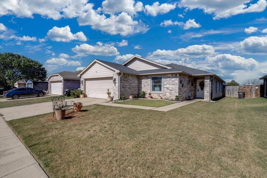 2612 Diver Court, Fort Worth, TX 76119