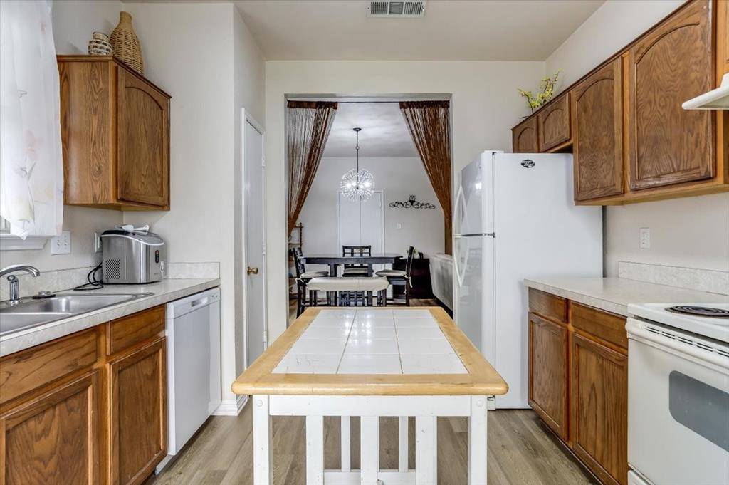 1025 McKavett Drive, Fort Worth, TX 76140