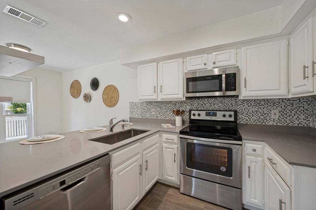 2751 Stonecreek Court, Carrollton, TX 75006