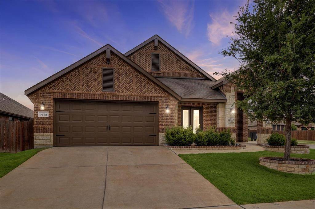 7533 Rothbury Drive, Fort Worth, TX 76179