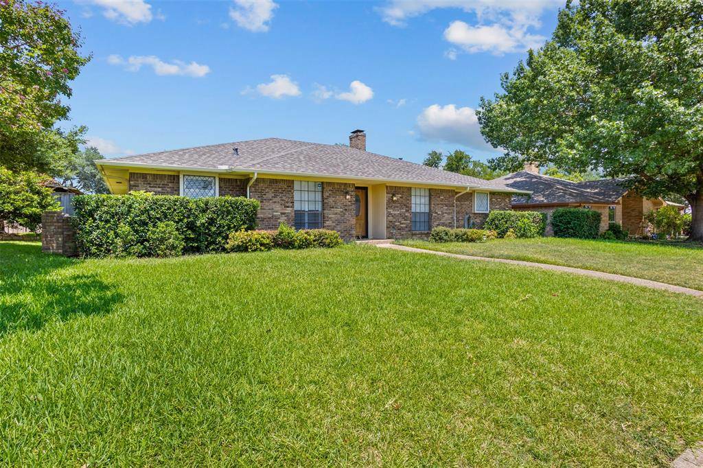 2411 Golden Willow Lane, Richardson, TX 75082
