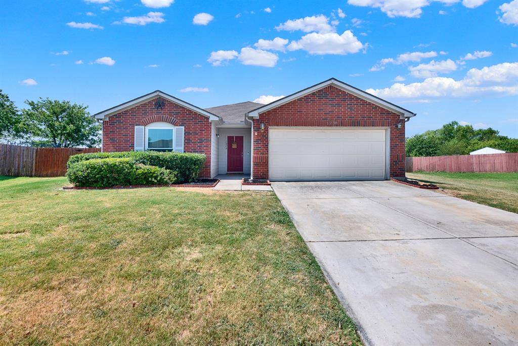 1208 Feather Crest Drive, Krum, TX 76249
