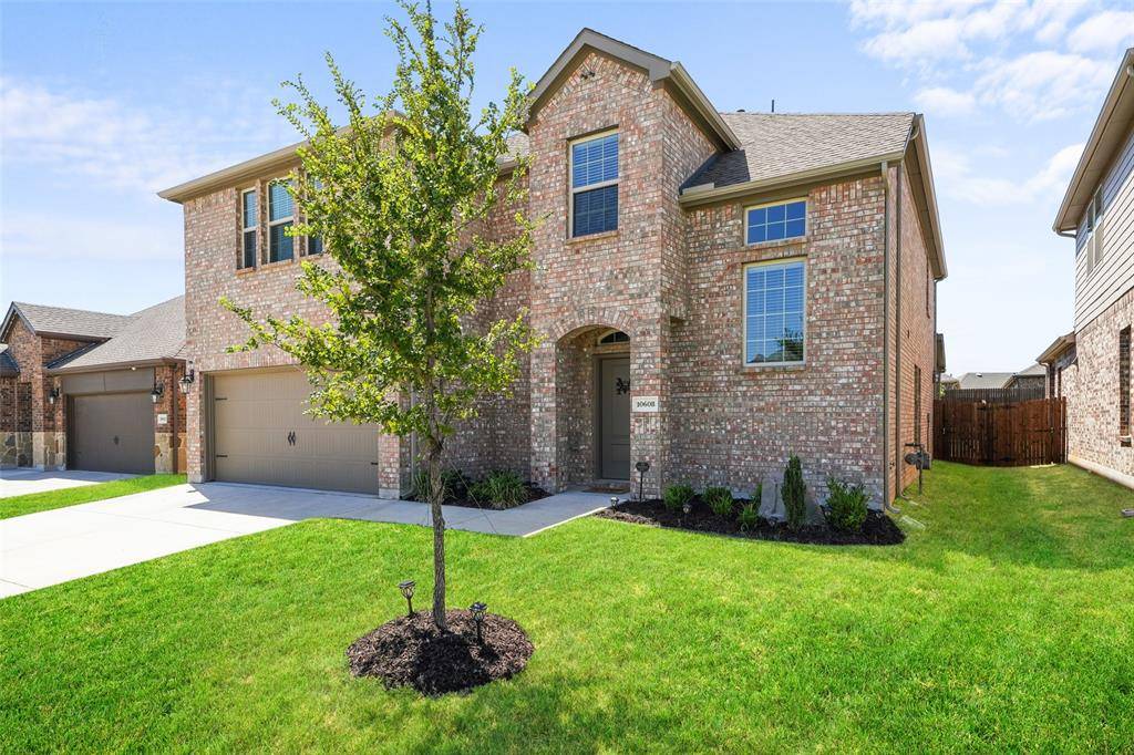 10608 Plumlee Lane, Aubrey, TX 76227