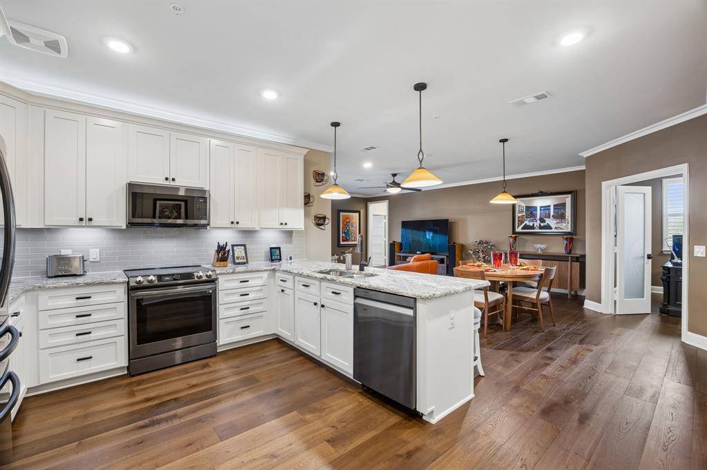 1735 Wittington Place #3207, Farmers Branch, TX 75234