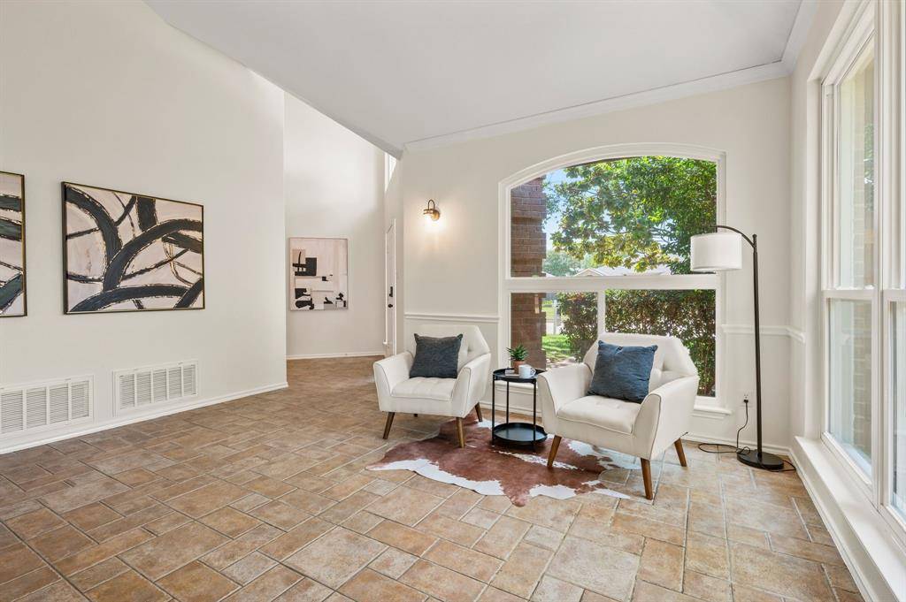 9045 Tyne Trail, Fort Worth, TX 76118