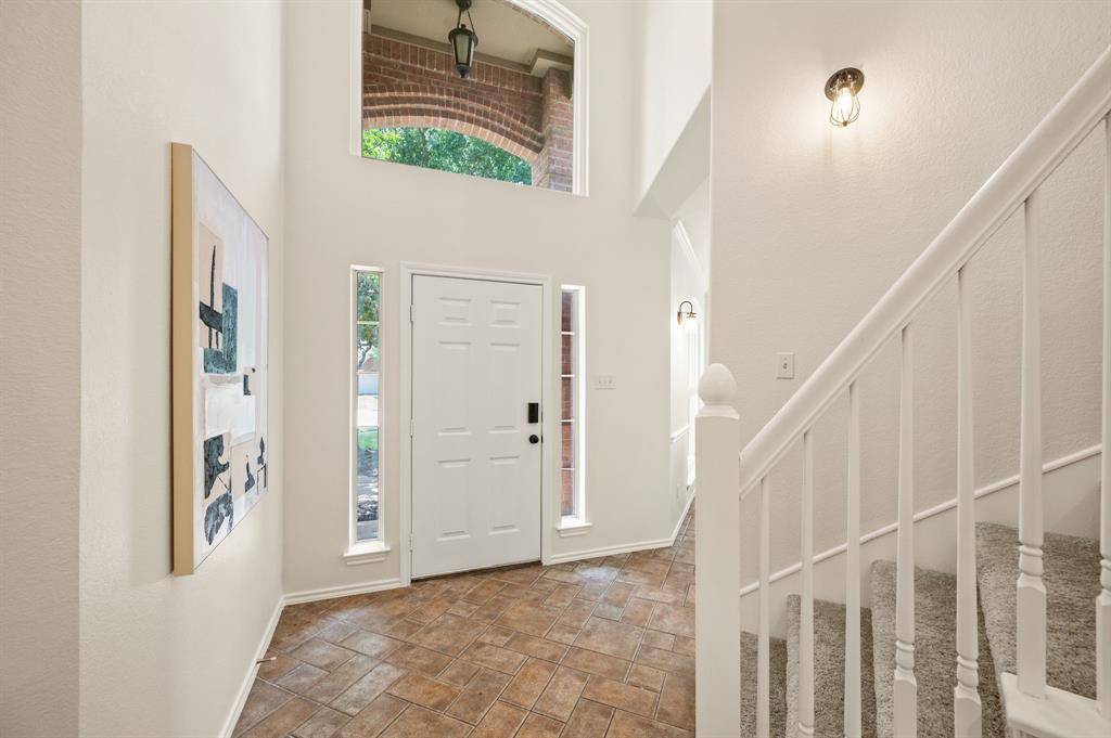 9045 Tyne Trail, Fort Worth, TX 76118