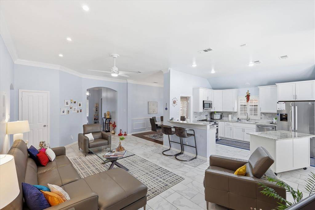 9427 Ponderosa Trail, Irving, TX 75063