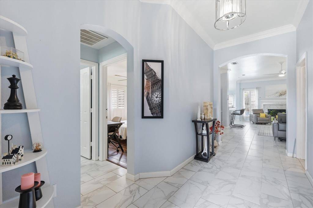 9427 Ponderosa Trail, Irving, TX 75063