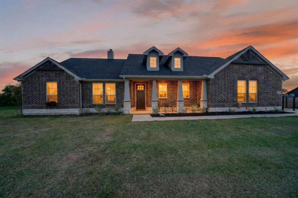 2446 Blackjack Oak Road, Oak Ridge, TX 75161