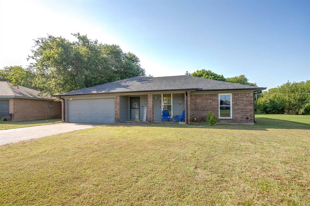 1225 Sandstone Drive, Cleburne, TX 76033