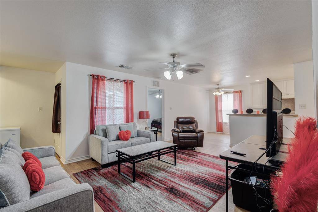 5405 Van Natta Lane, Fort Worth, TX 76112