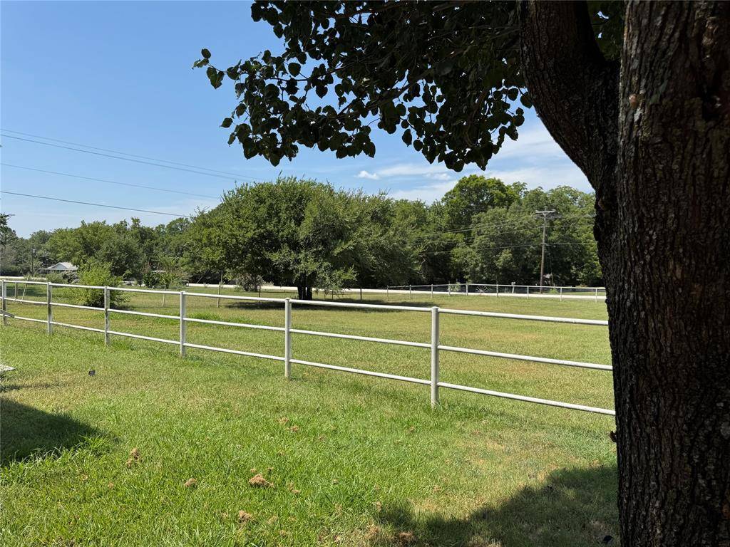 168 County Road 193, Gainesville, TX 76240