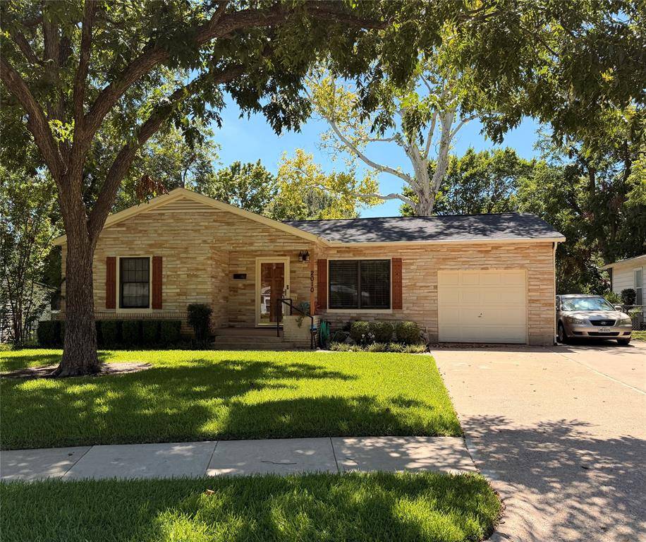 2010 Goldenrod Lane, Arlington, TX 76013