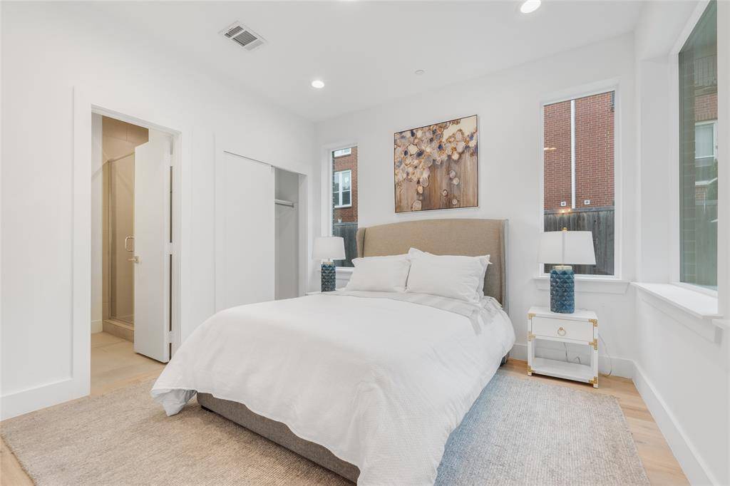 3915 N Hall Street #203, Dallas, TX 75219