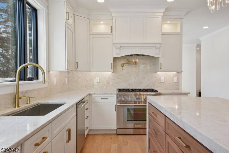 32 Felch Rd, Florham Park Boro, NJ 07932