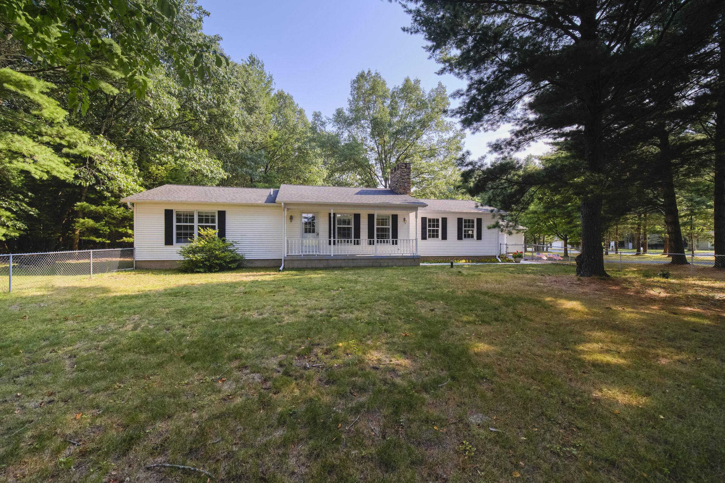 2615 Hill RD, Manistee Twp, MI 49660