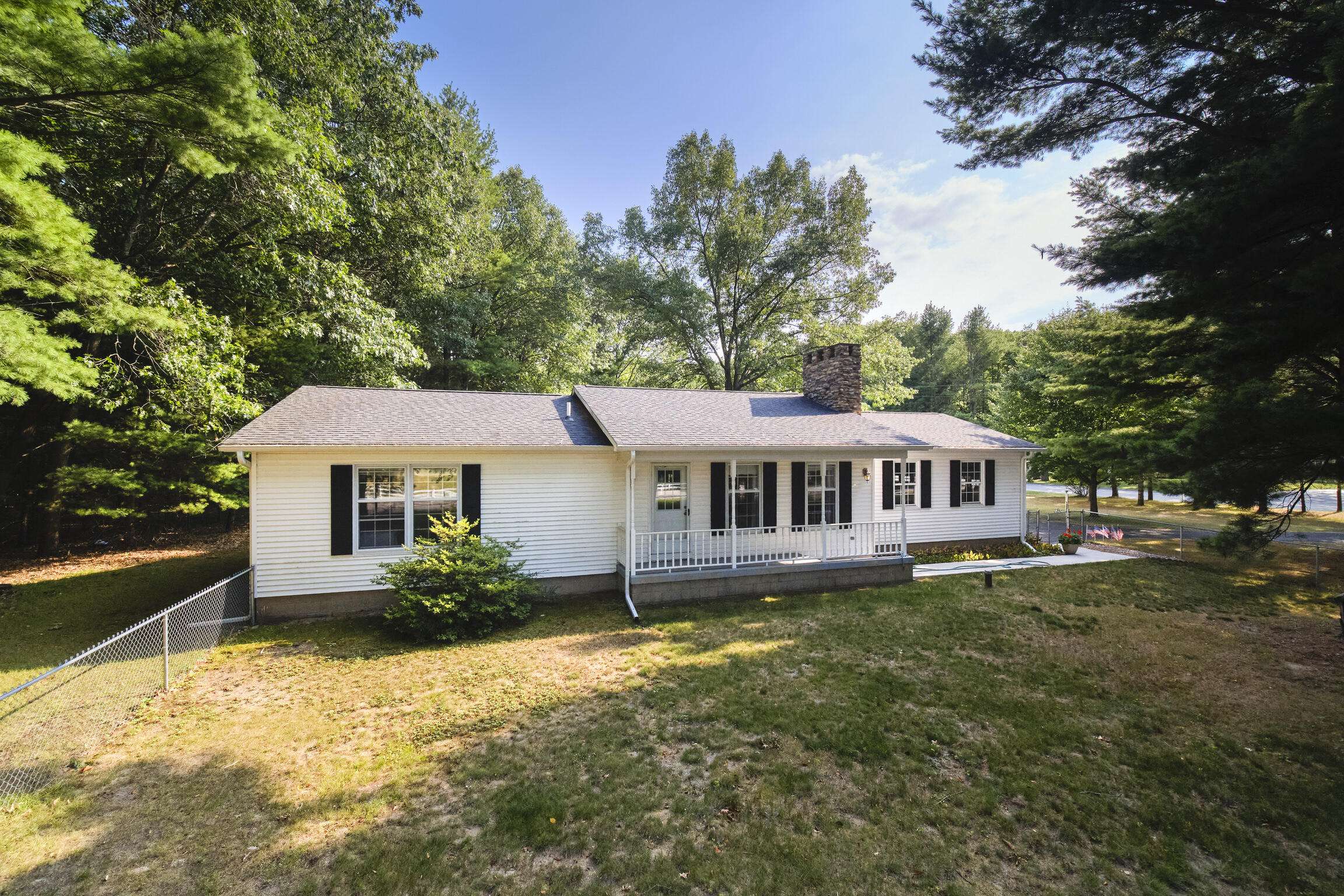 2615 Hill RD, Manistee Twp, MI 49660