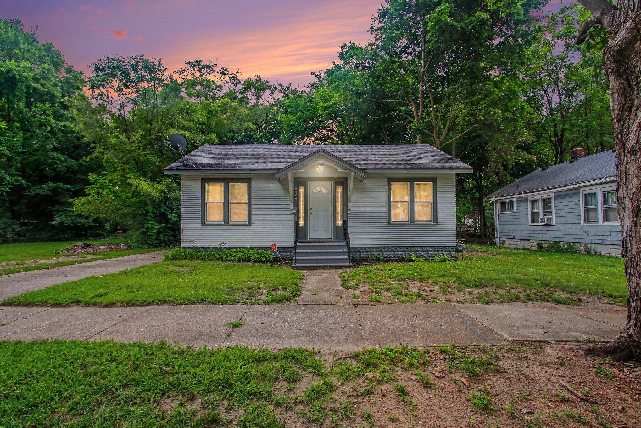 1156 Mc Alister AVE, Benton Charter Twp, MI 49022