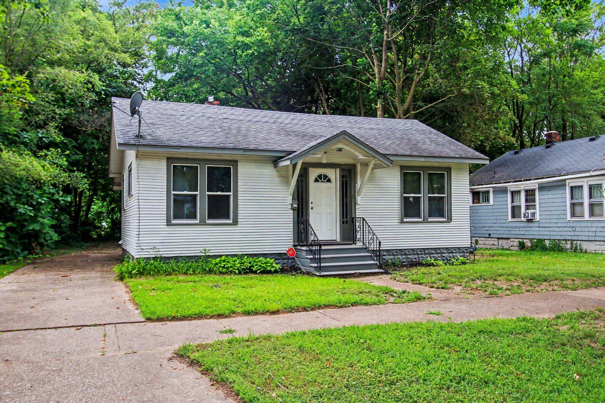 1156 Mc Alister AVE, Benton Charter Twp, MI 49022