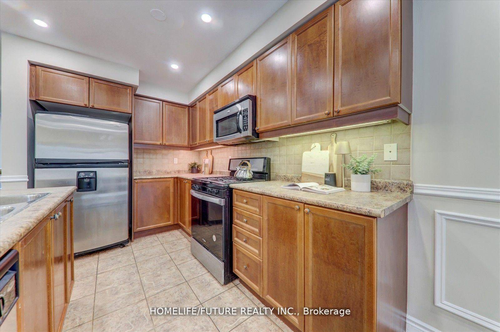 16 Barden CRES, Ajax, ON L1Z 2A8